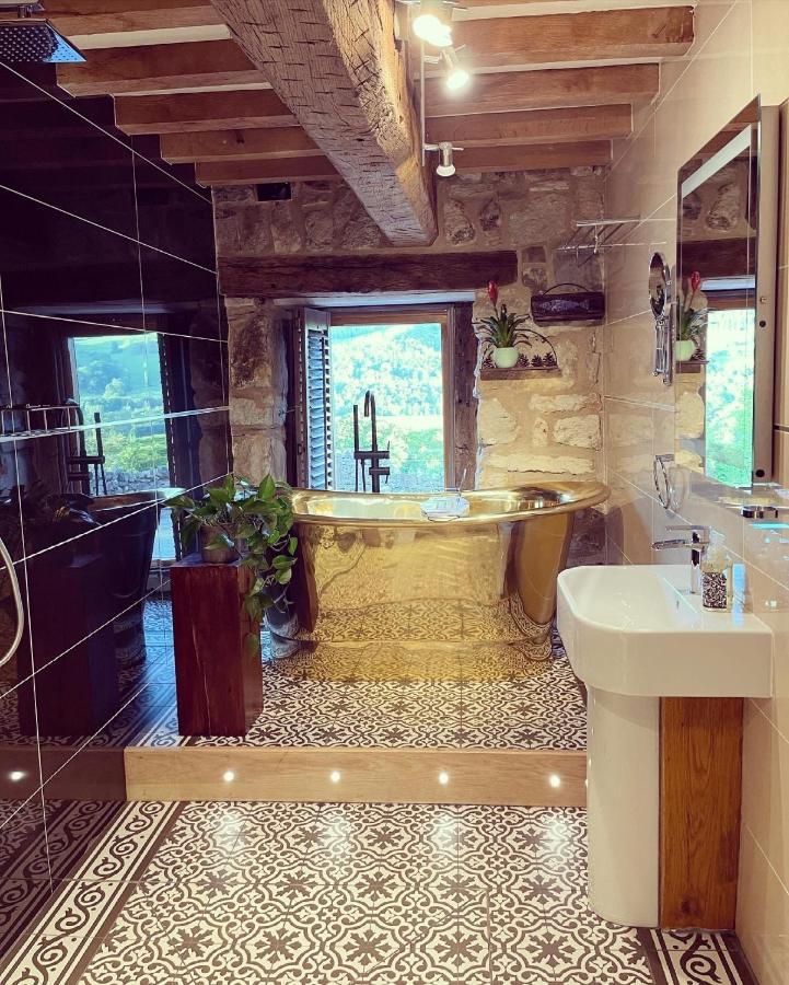 The Cowshed Bed & Breakfast Llangollen Ngoại thất bức ảnh